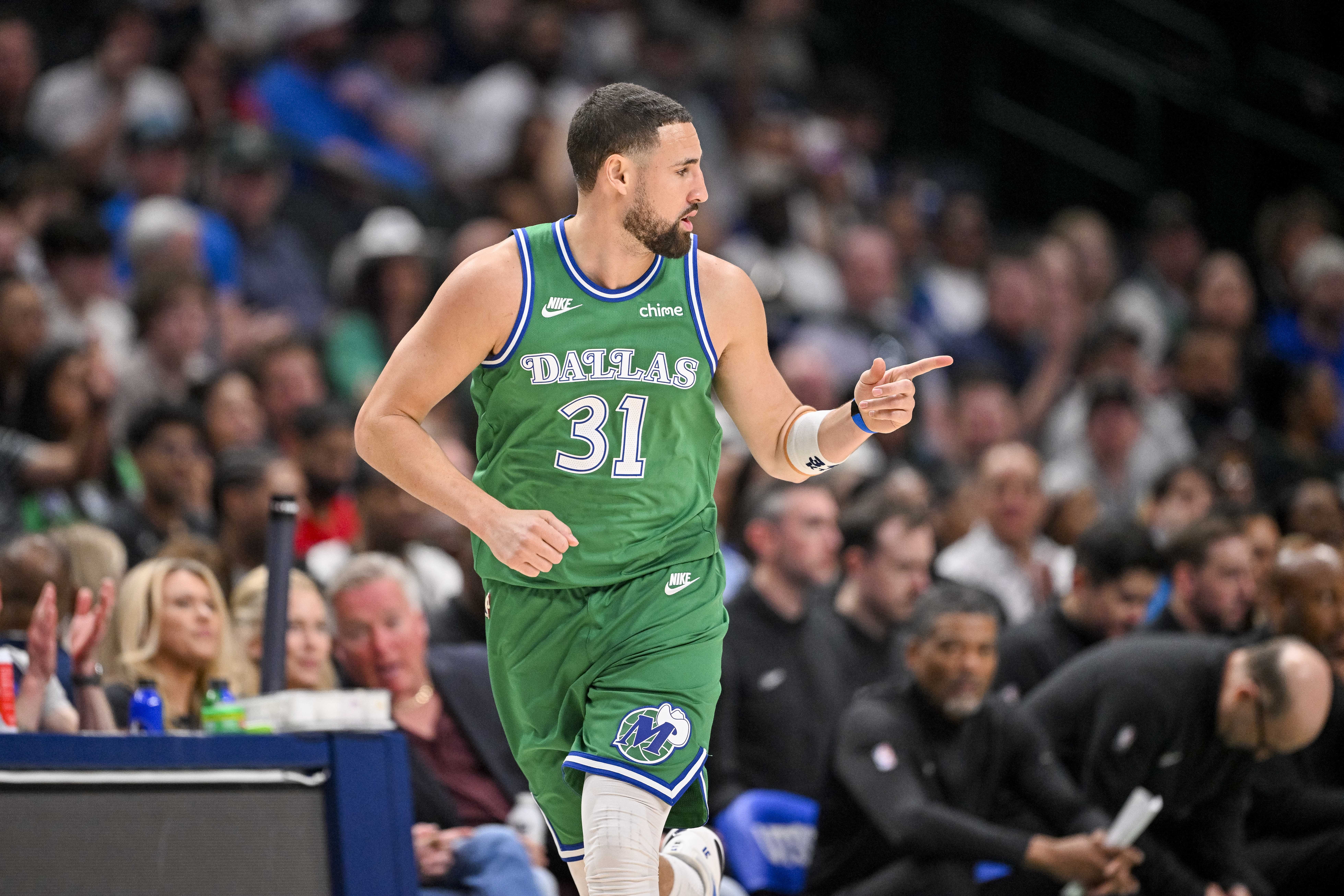 彩经网官网开奖-开场就有发挥！克莱首节5中3&amp;三分4中2 独得8分助队追分